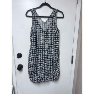 Old Navy Black and White Geometric V-Neck Mini Dress